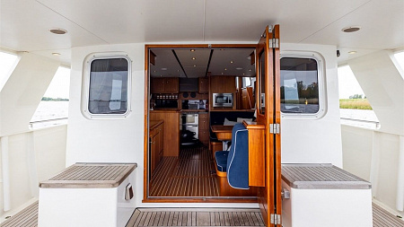 Яхта Privateer Trawler 50